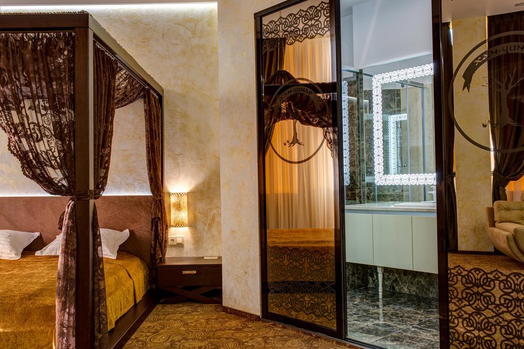 Khan-Chinar Hotel دنيبروبيتروفسك المظهر الخارجي الصورة