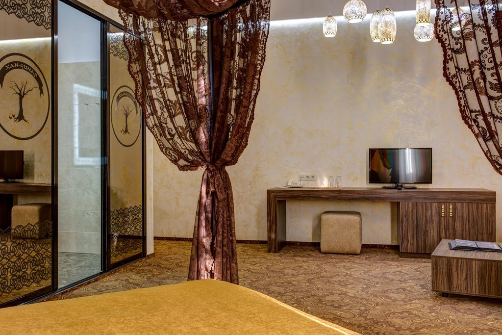 Khan-Chinar Hotel دنيبروبيتروفسك المظهر الخارجي الصورة