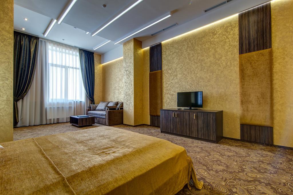 Khan-Chinar Hotel دنيبروبيتروفسك المظهر الخارجي الصورة