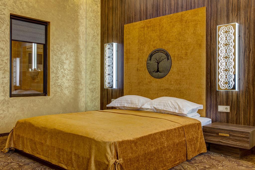 Khan-Chinar Hotel دنيبروبيتروفسك المظهر الخارجي الصورة