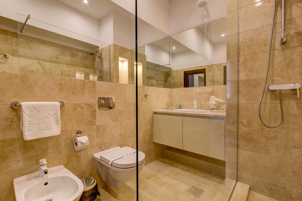Khan-Chinar Hotel دنيبروبيتروفسك المظهر الخارجي الصورة