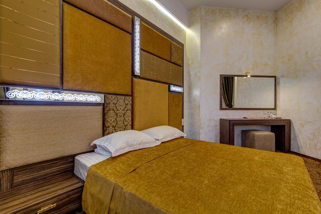 Khan-Chinar Hotel دنيبروبيتروفسك المظهر الخارجي الصورة