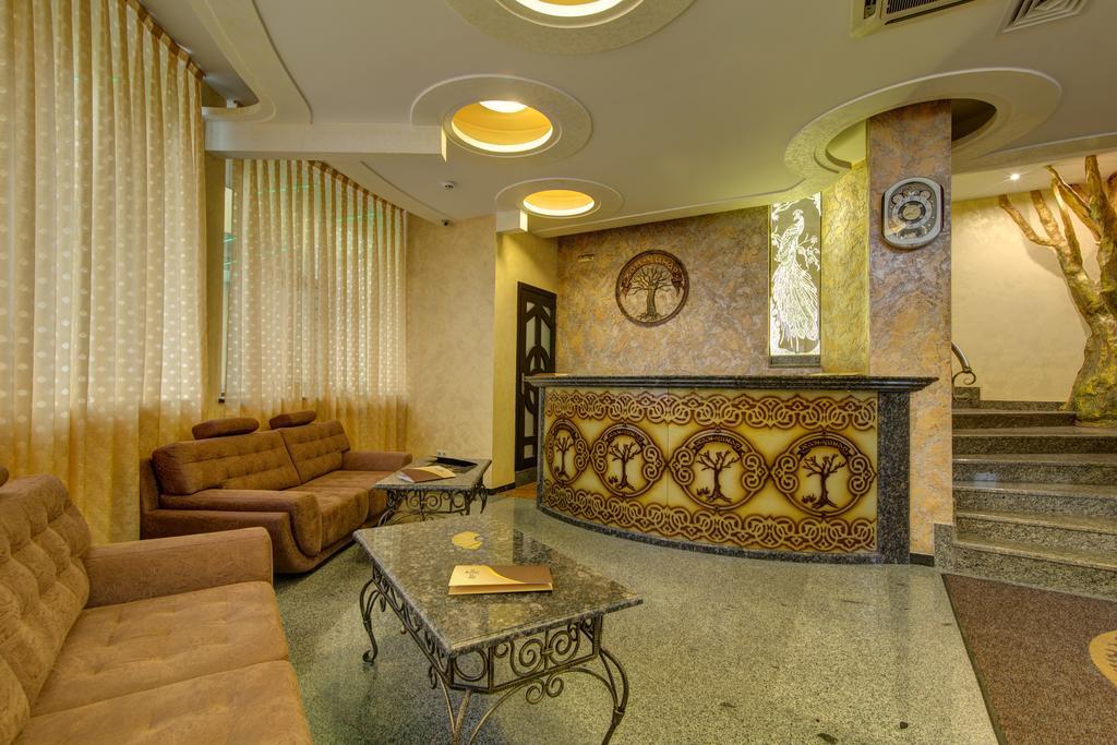 Khan-Chinar Hotel دنيبروبيتروفسك المظهر الخارجي الصورة