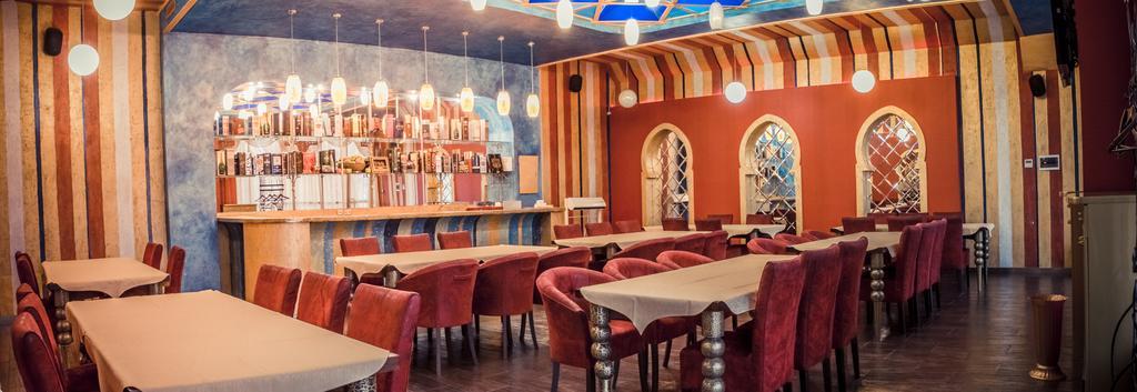 Khan-Chinar Hotel دنيبروبيتروفسك المظهر الخارجي الصورة