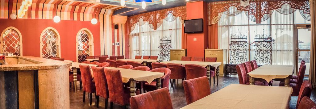 Khan-Chinar Hotel دنيبروبيتروفسك المظهر الخارجي الصورة