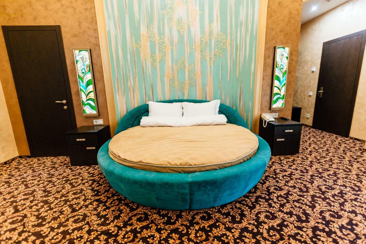 Khan-Chinar Hotel دنيبروبيتروفسك المظهر الخارجي الصورة