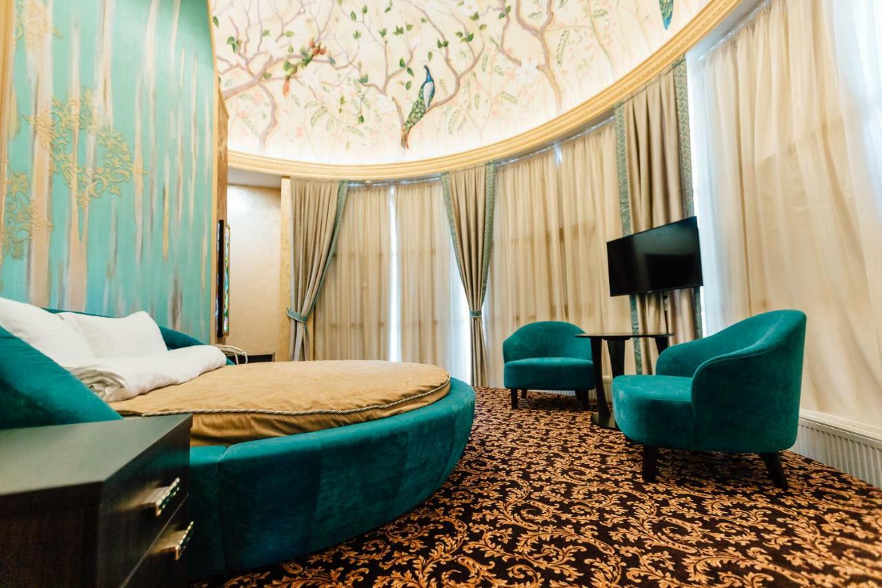 Khan-Chinar Hotel دنيبروبيتروفسك المظهر الخارجي الصورة