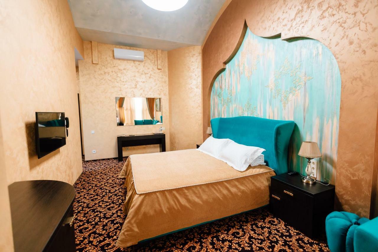 Khan-Chinar Hotel دنيبروبيتروفسك المظهر الخارجي الصورة